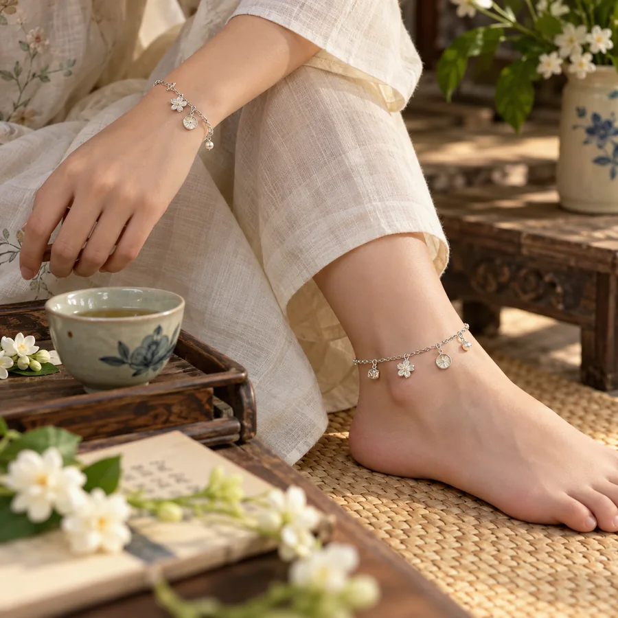 span__sm="12"] Lắc chân & vòng tay Charm & phụ kiện bạc [text_box width="88" position_x="0" position_y="100" text_align="left" text_color="light" class="sh-msp-